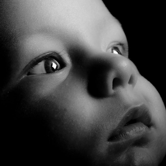 Problemi sa vidom kod beba – Kako ih prepoznati i rešiti?