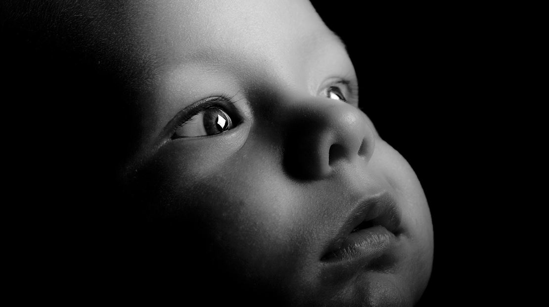 Problemi sa vidom kod beba – Kako ih prepoznati i rešiti?